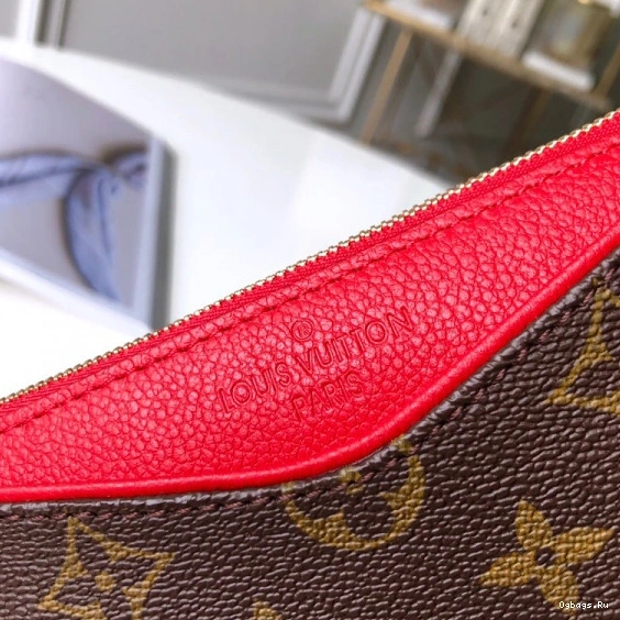 CHANELUTCH Vuitton Louis PALLAS 0114